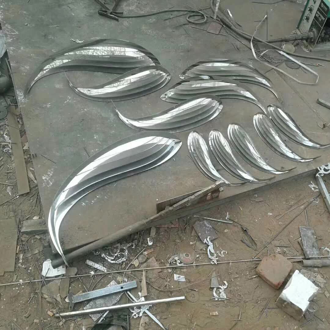 不锈钢抽象鱼动物雕塑