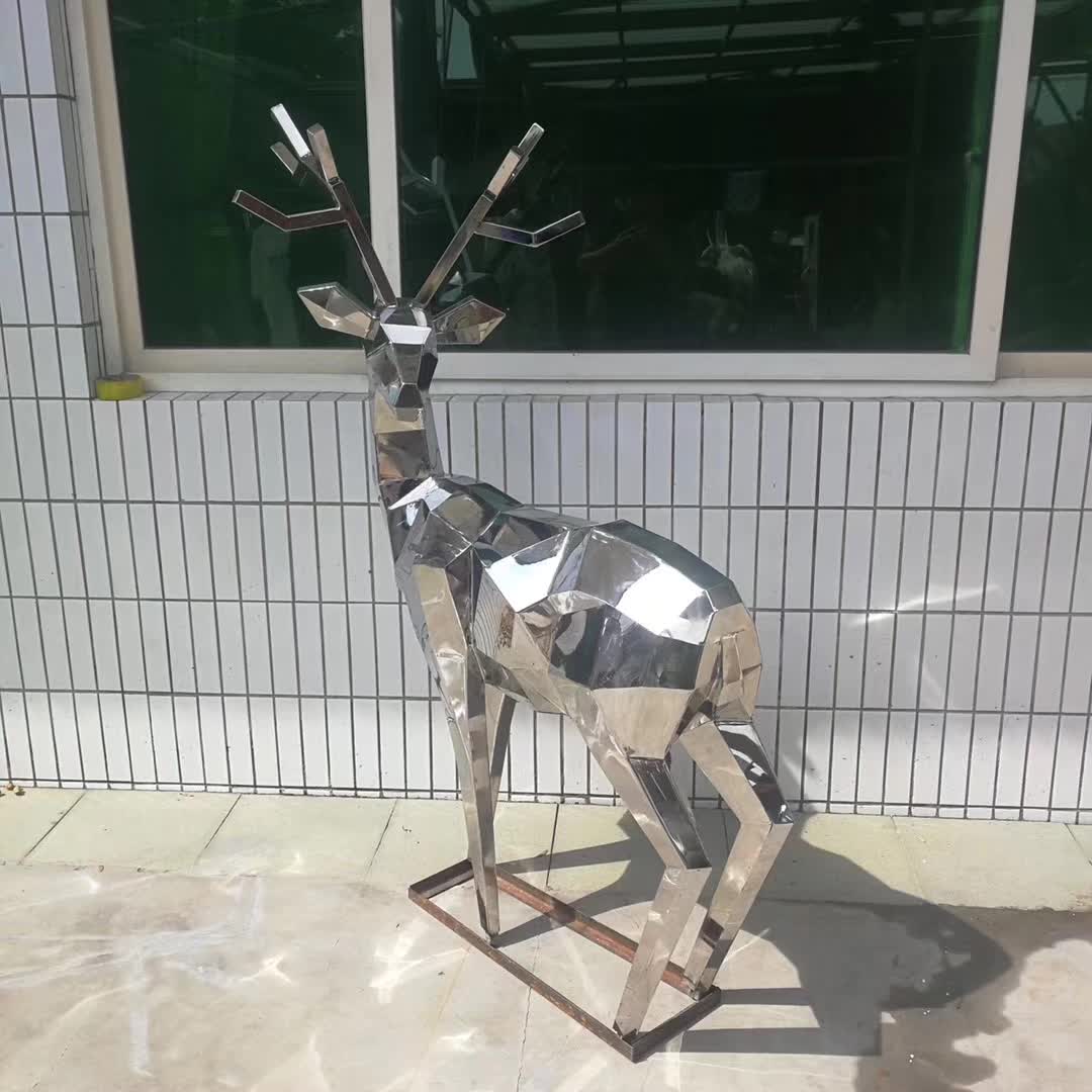不锈钢切面几何鹿雕塑