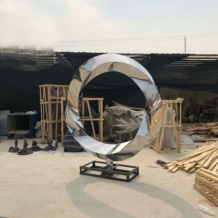 不锈钢镜面圆环雕塑