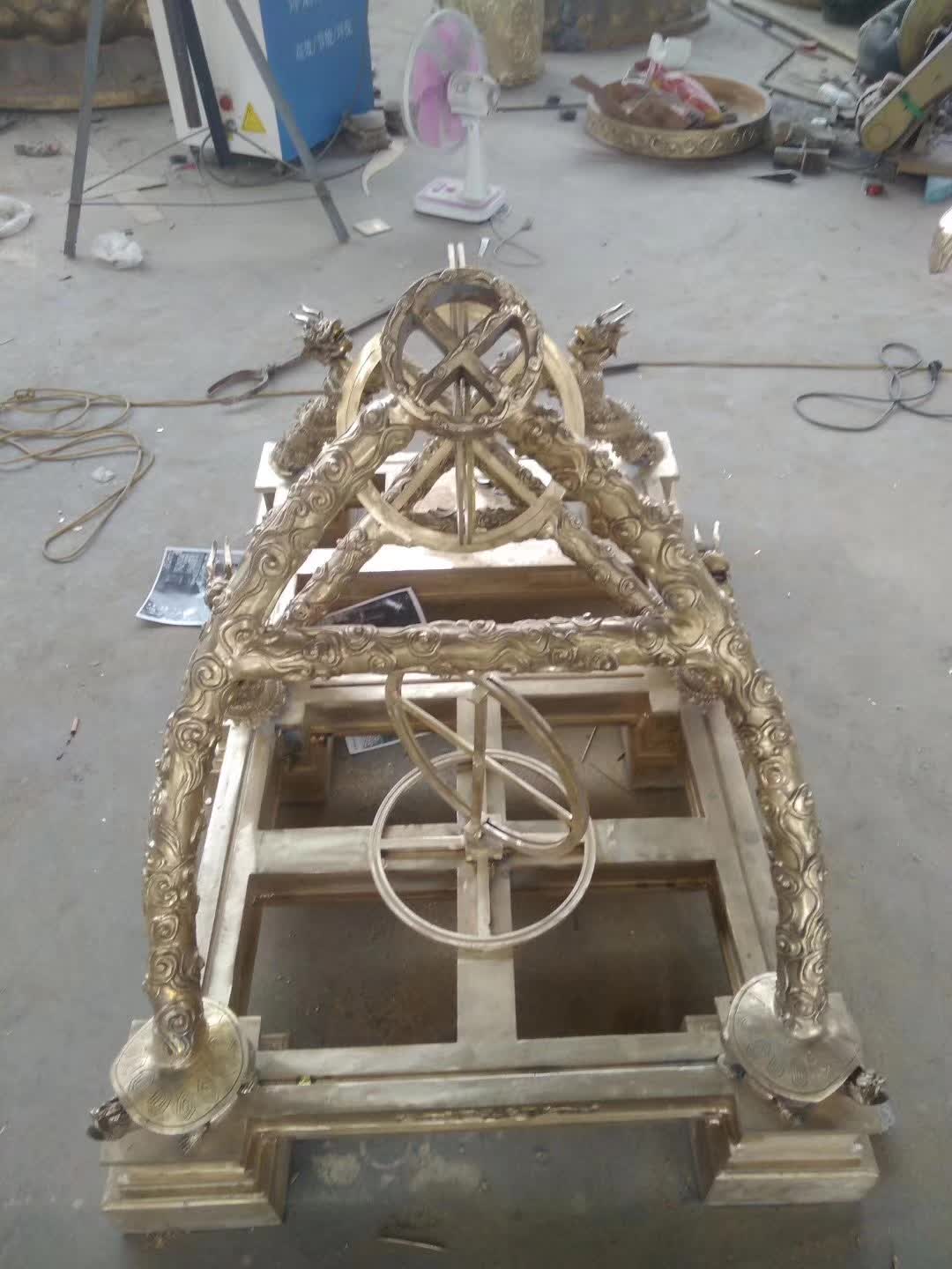 古代浑天仪铜雕