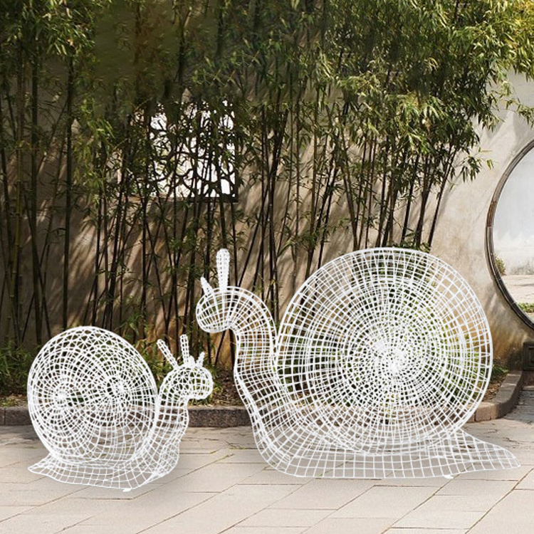 不锈钢镂空蜗牛雕塑