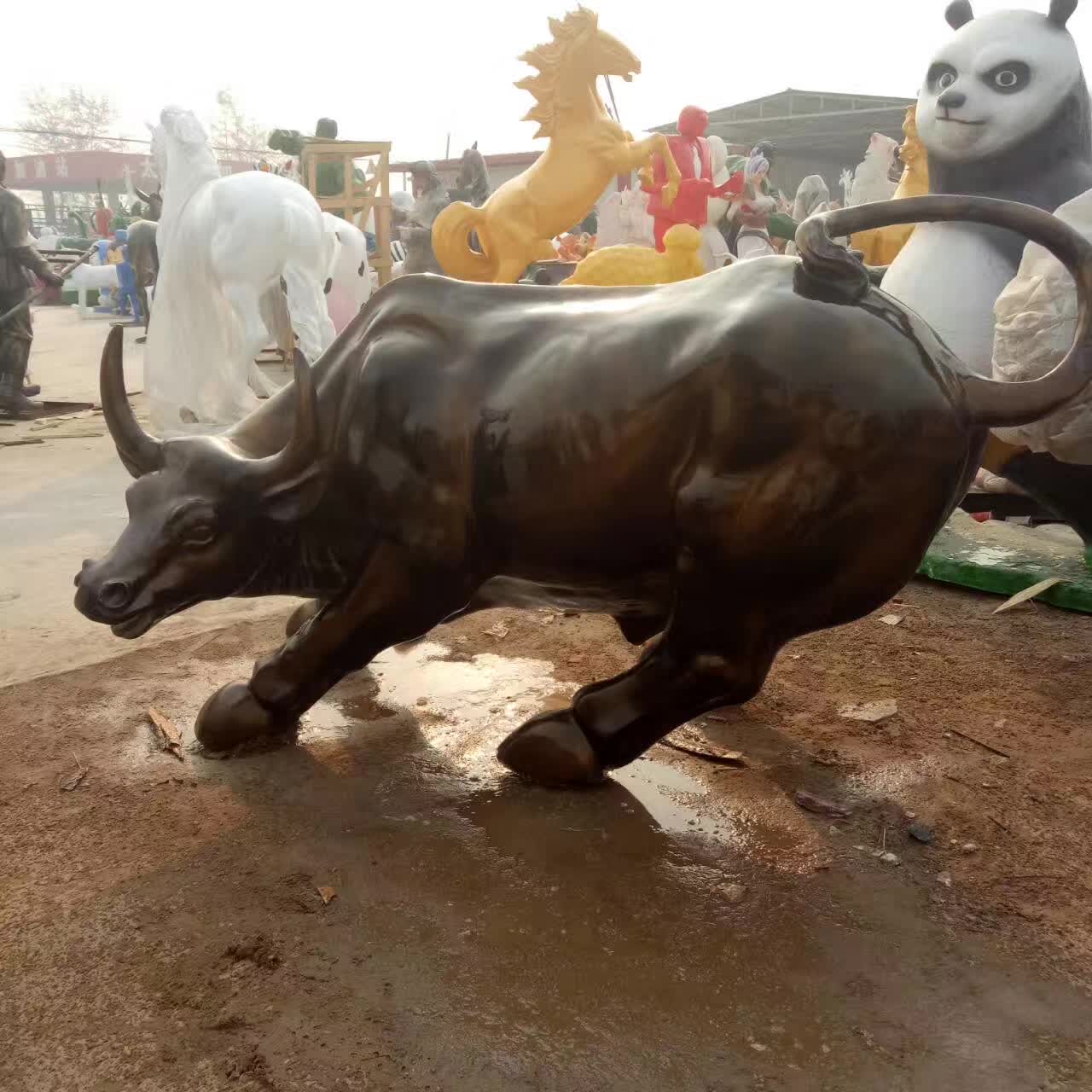 华尔街牛铜雕