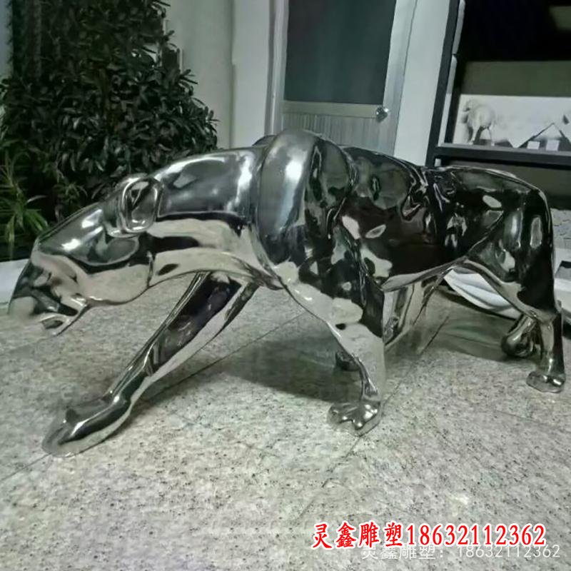 不锈钢豹子雕塑