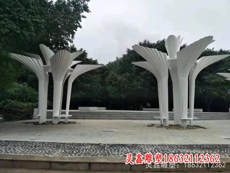 不锈钢抽象镂空喇叭花雕塑