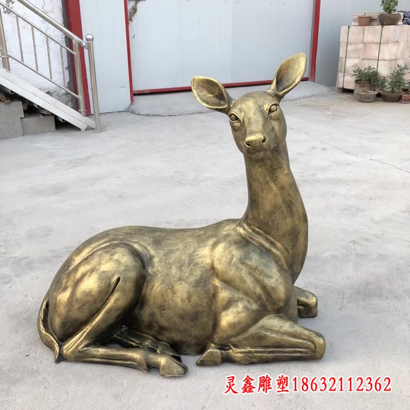 跪姿鹿铜雕