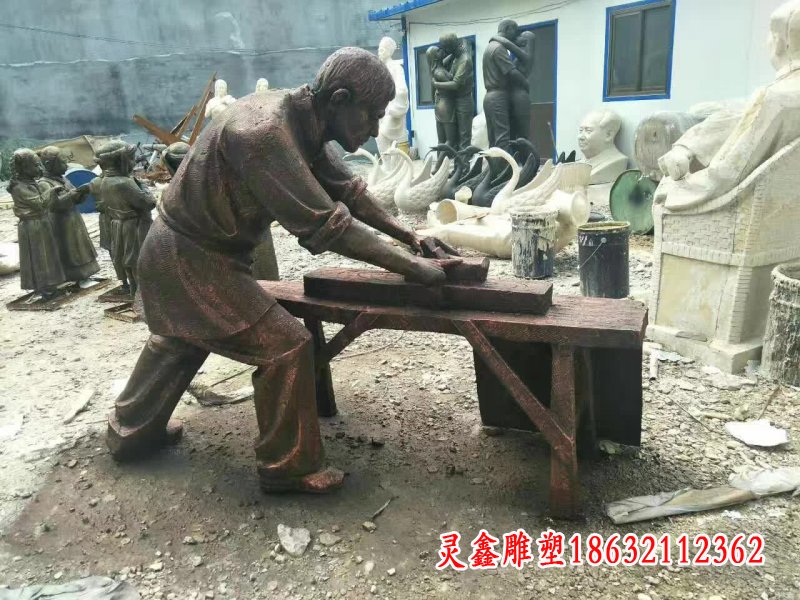 磨石人物铜雕