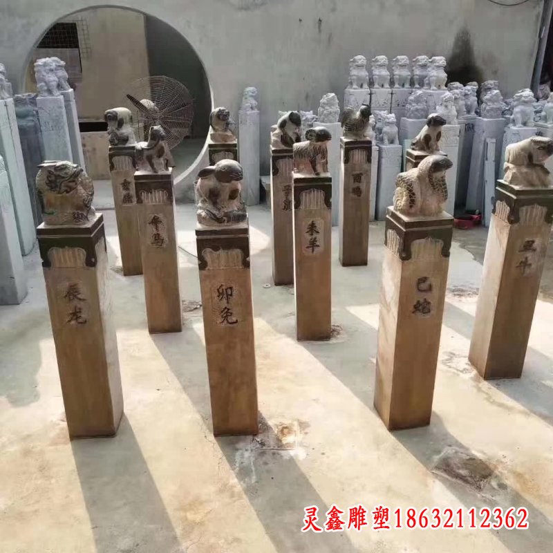 仿古十二生肖栓马桩雕塑