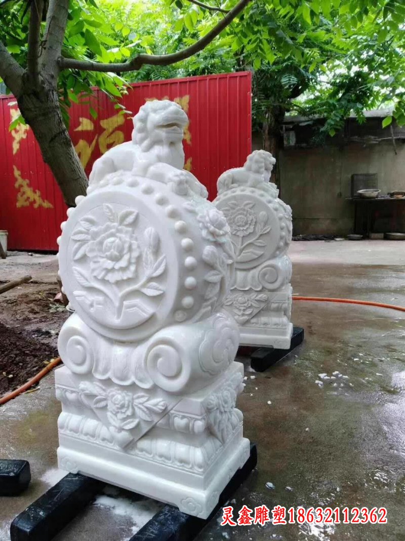 汉白玉狮子石门墩雕塑