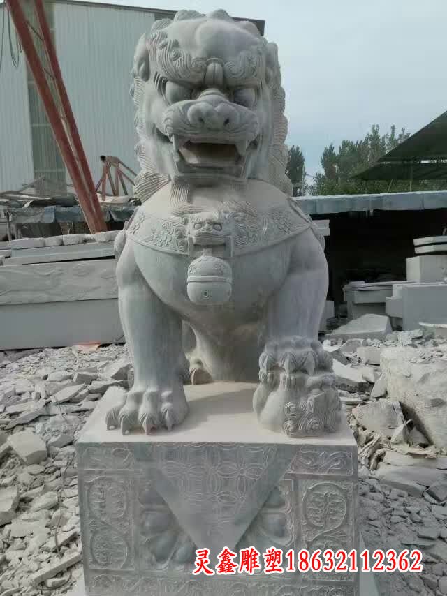 寺庙石狮子雕塑