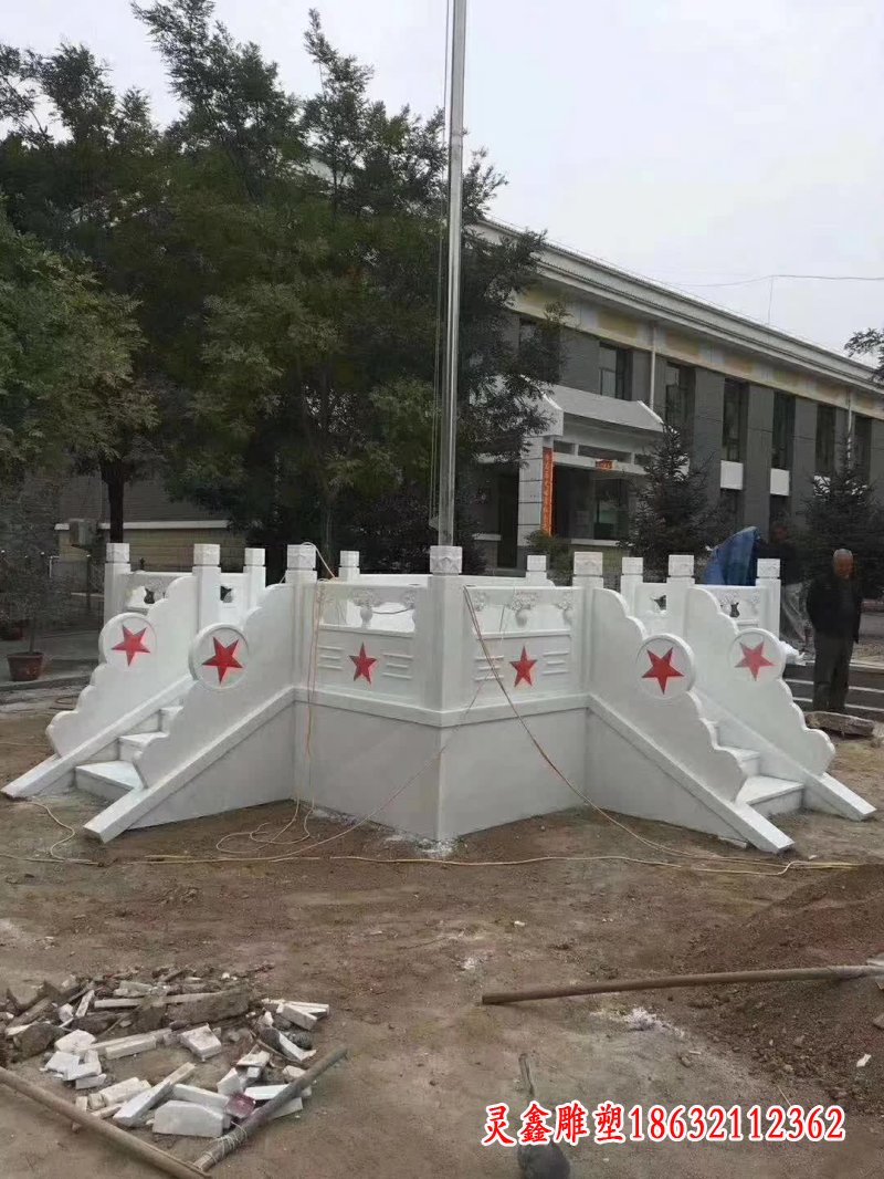 政府升旗台石雕