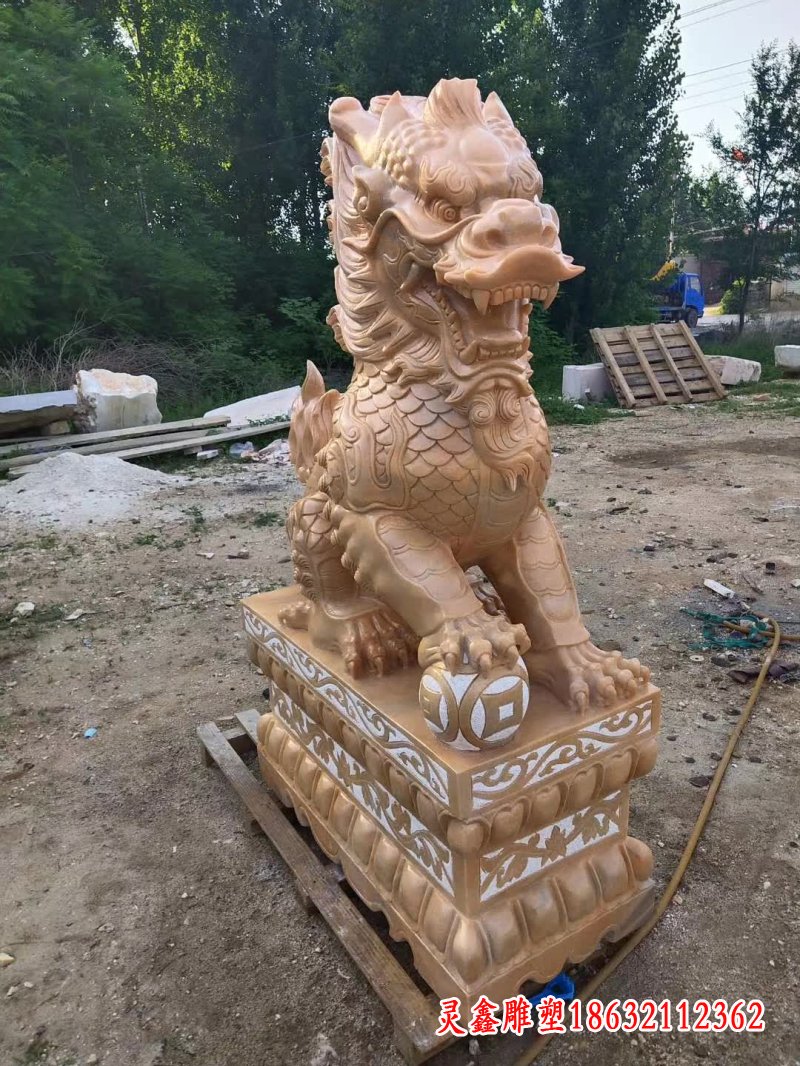 晚霞红踩球麒麟雕塑