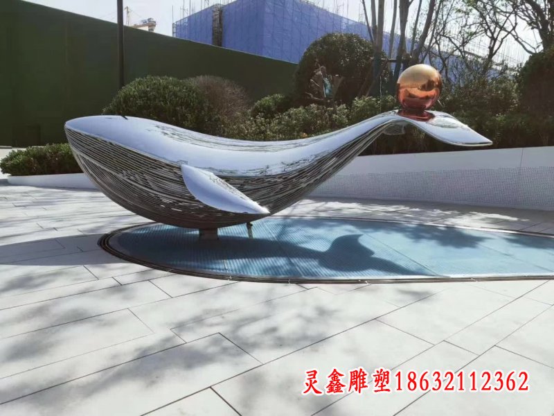 不锈钢海豚戏球雕塑