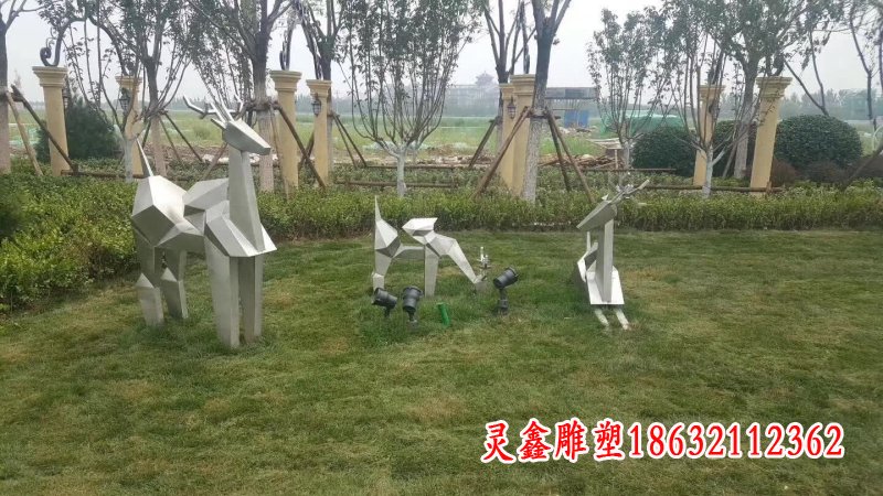 不锈钢几何抽象鹿