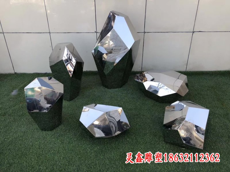 不锈钢几何石头块雕塑