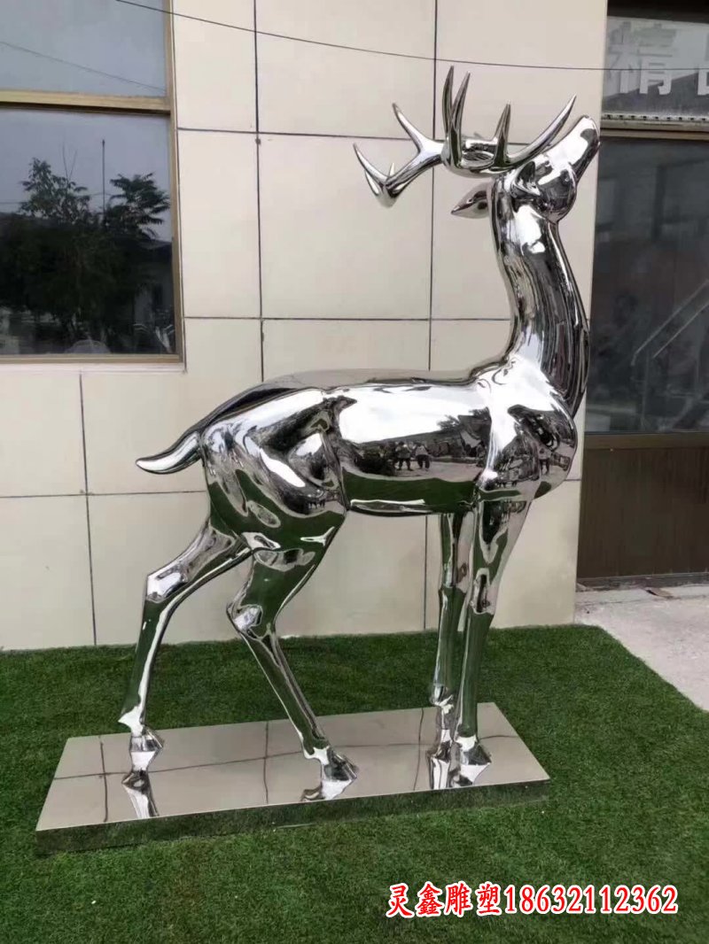 不锈钢镜面抬头鹿雕塑