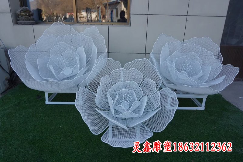 不锈钢镂空荷花雕塑