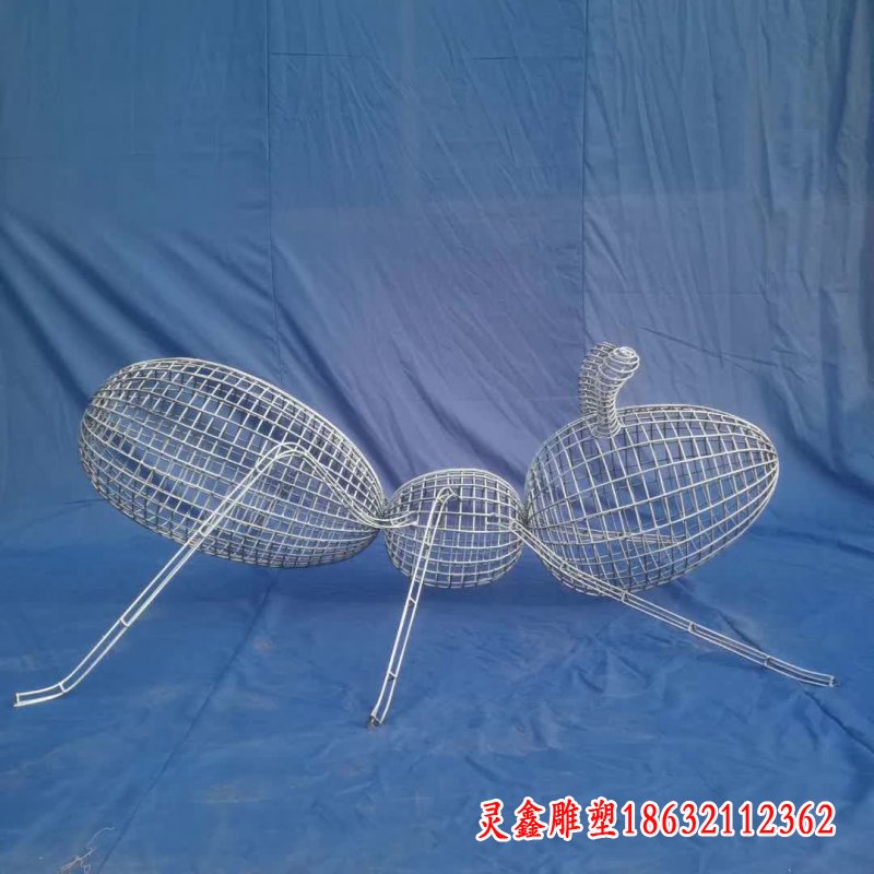 不锈钢镂空蚂蚁雕塑