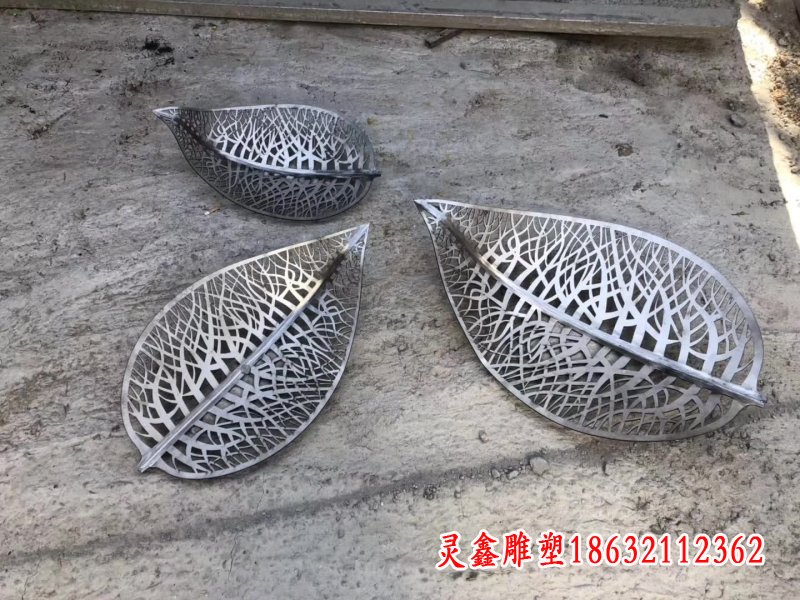 不锈钢树叶雕塑