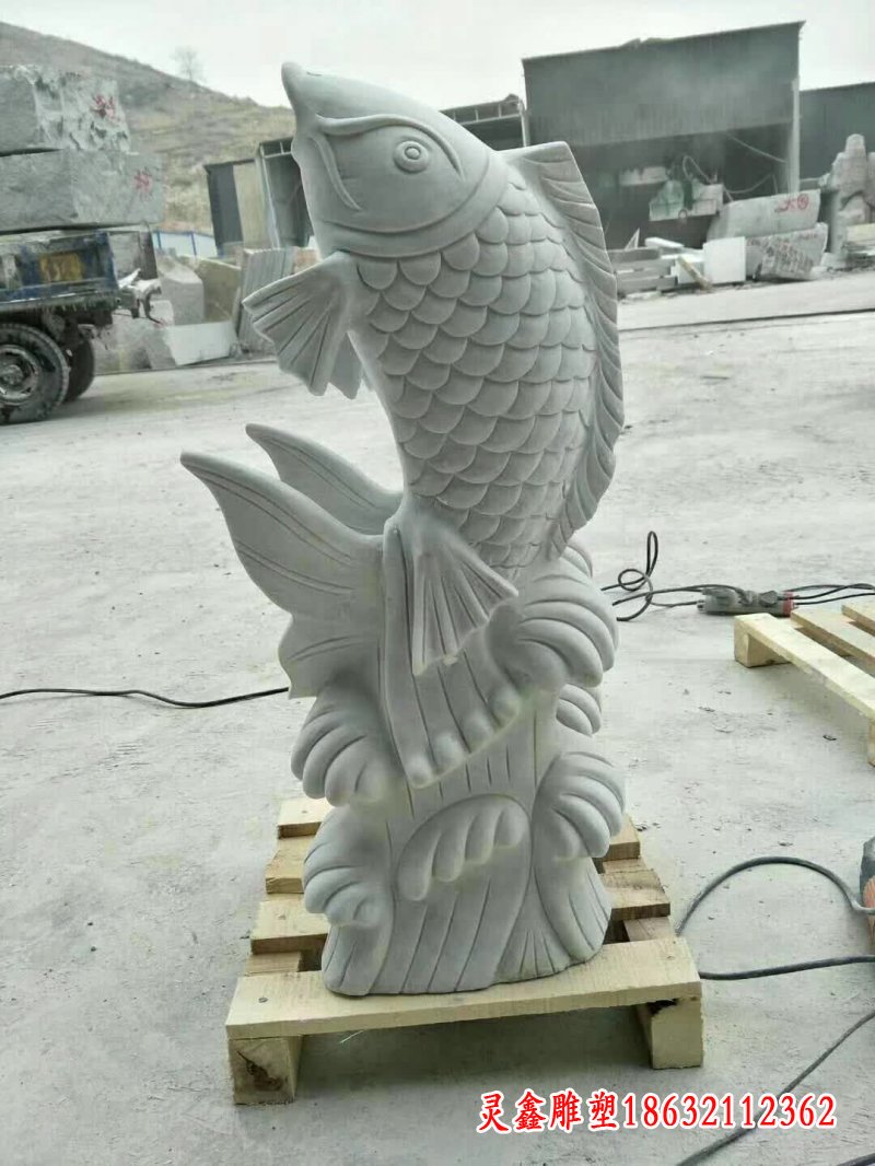 汉白玉鲤鱼雕塑