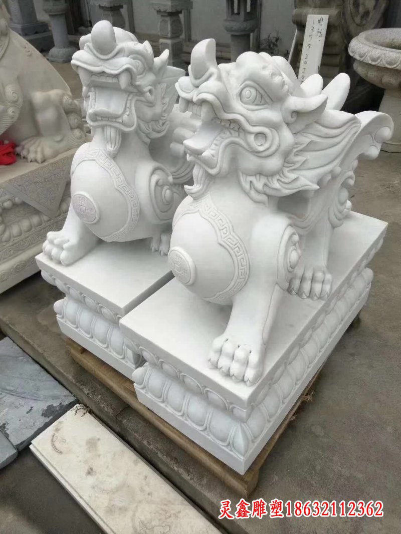 汉白玉招财貔貅雕塑