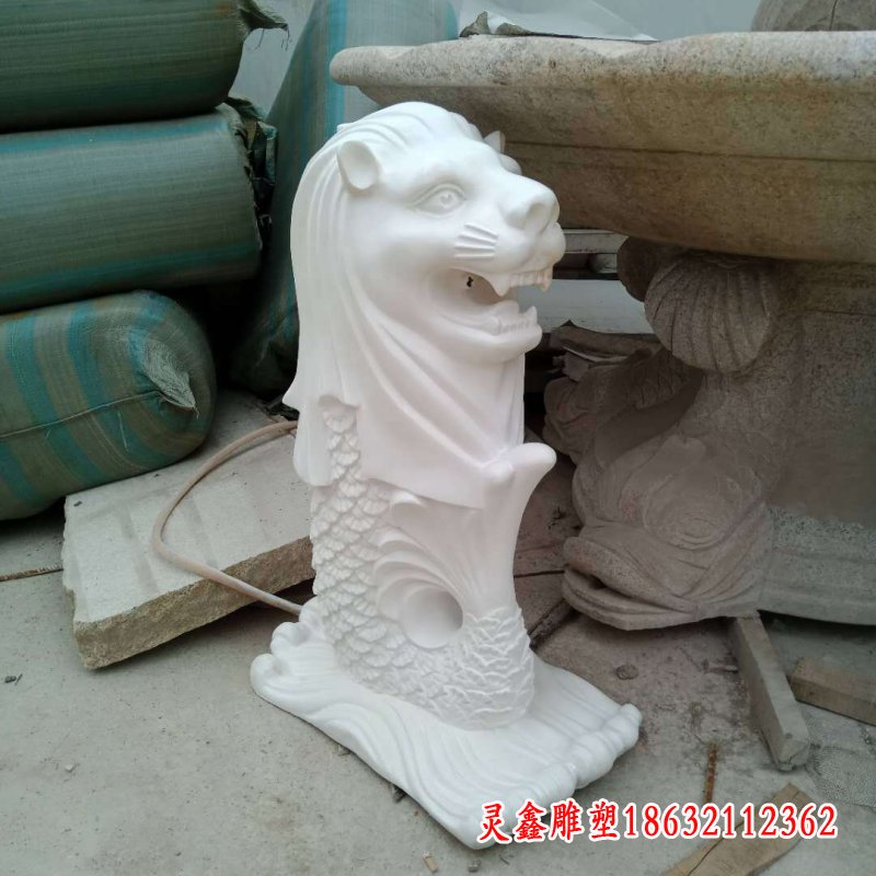 汉白玉鱼尾狮石雕