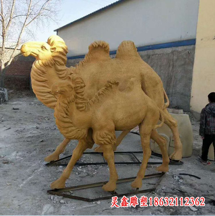 晚霞红骆驼石雕