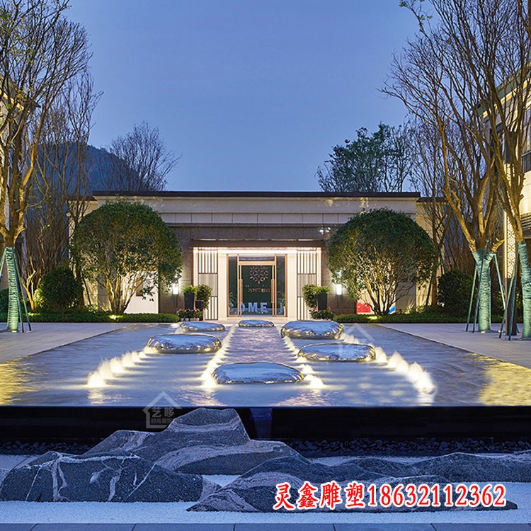 不锈钢景观石雕塑