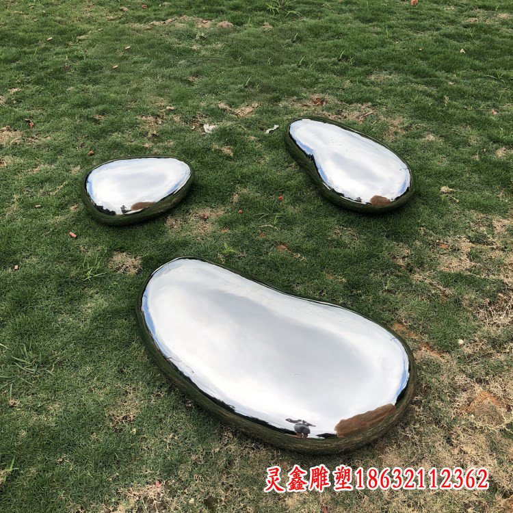 不锈钢镜面鹅卵石景观雕塑