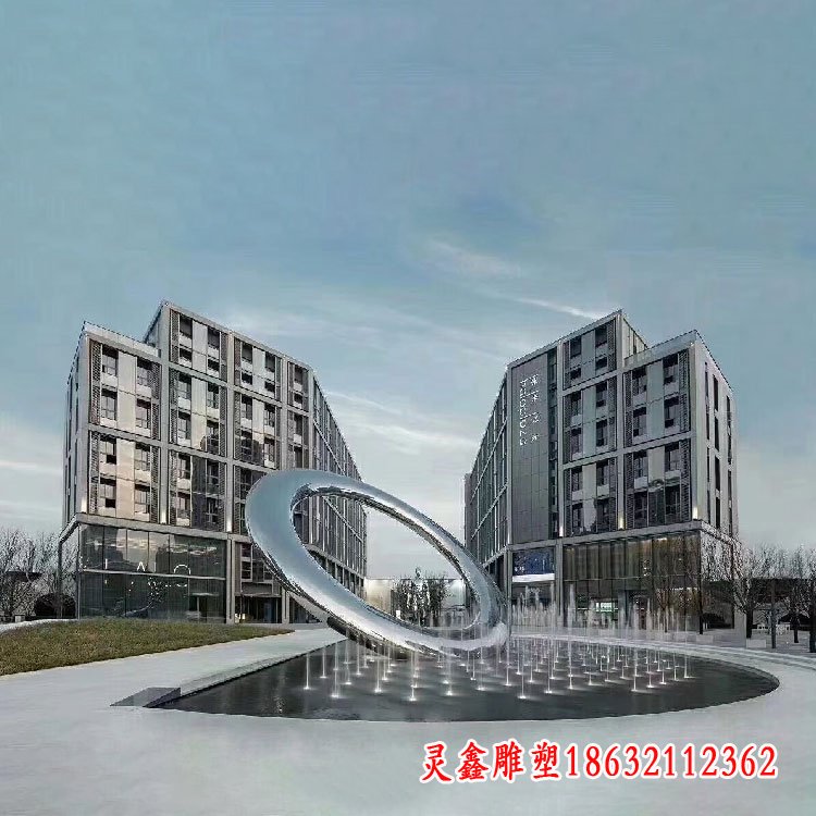 广场不锈钢圆环雕塑