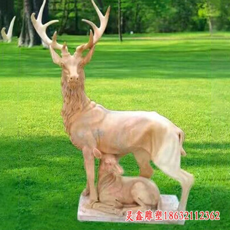 母子鹿公园石雕