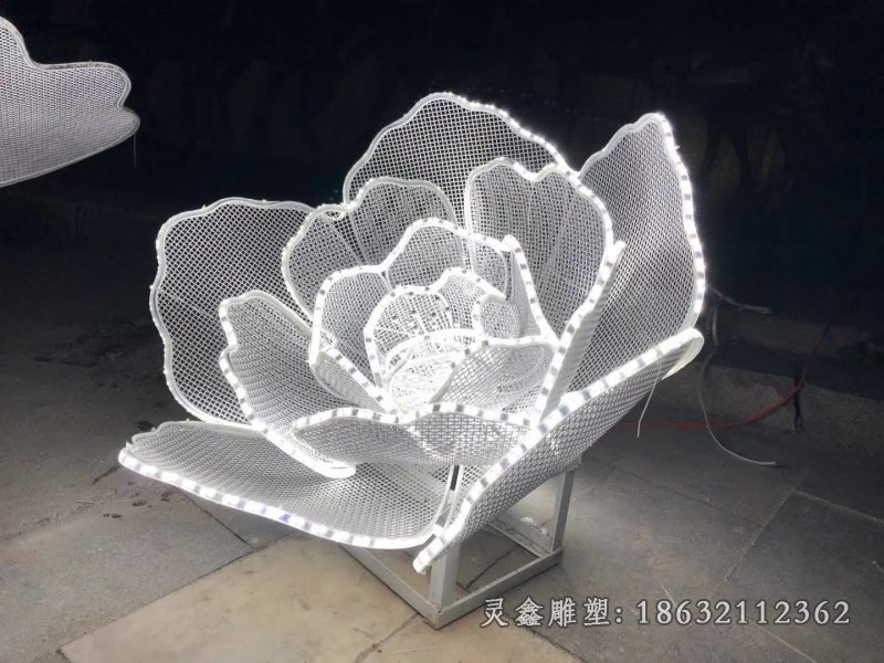 不锈钢彩色玫瑰花雕塑