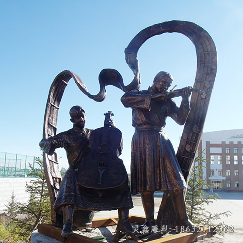 拉提琴铜雕，广场人物奏乐铜雕[1]