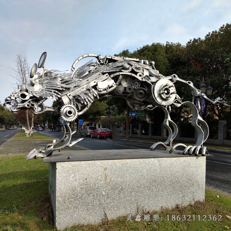 不锈钢狼群动物雕塑