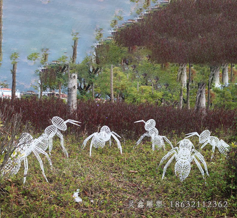 不锈钢蚂蚁镂空雕塑