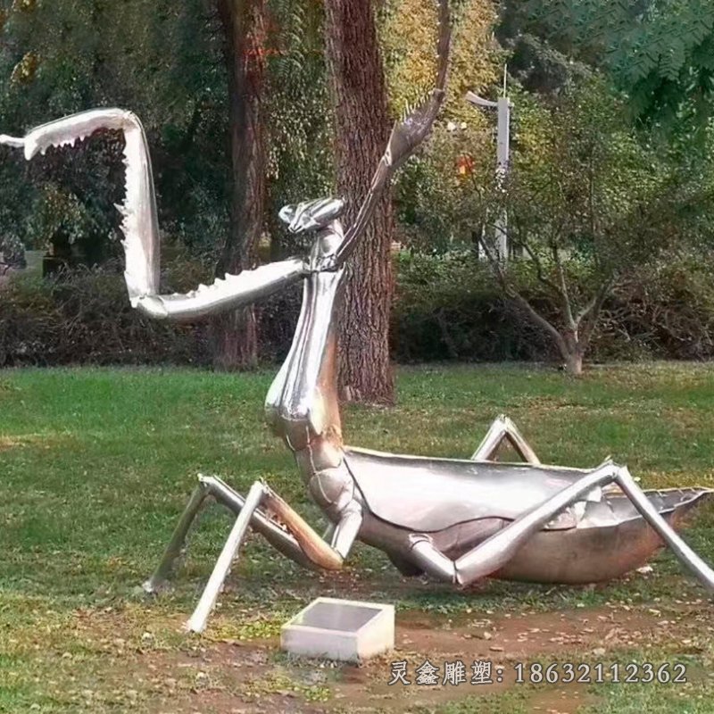 不锈钢螳螂雕塑 (1)[1]