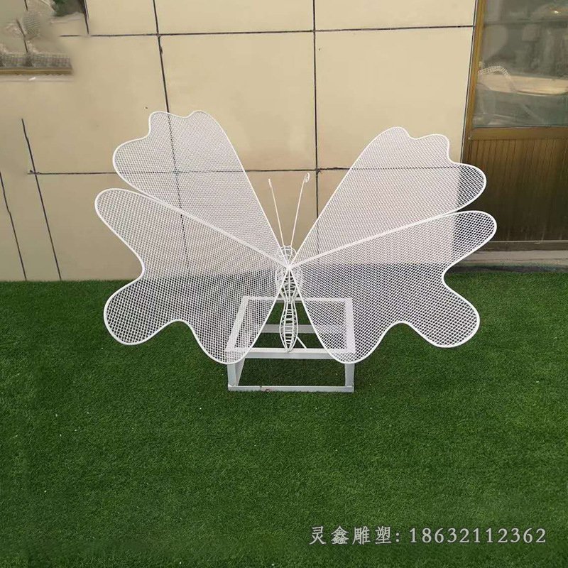草坪不锈钢镂空白蝴蝶雕塑