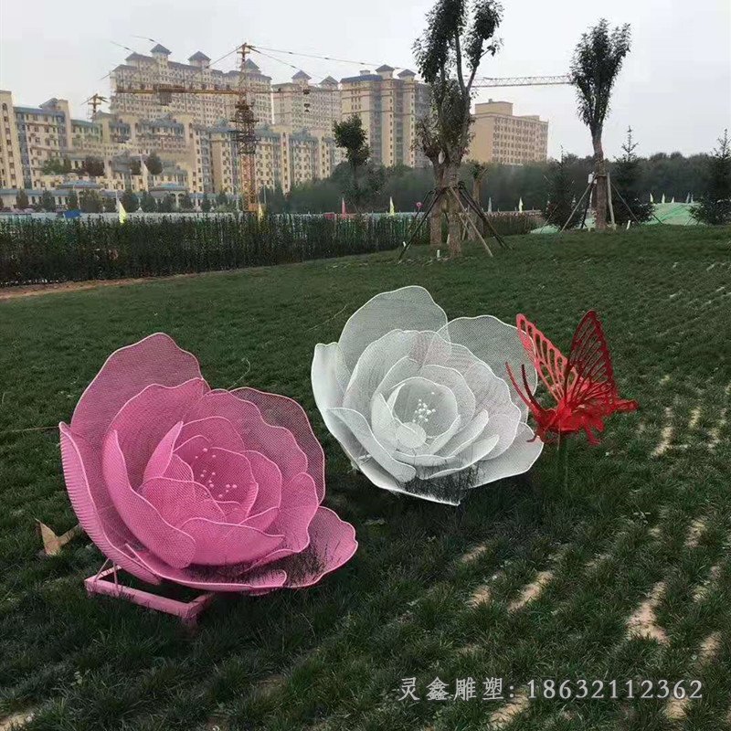 草坪不锈钢镂空花朵和蝴蝶雕塑 (2)