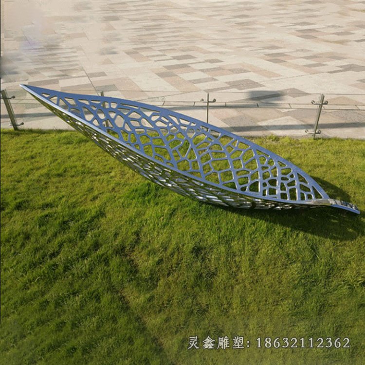 草坪不锈钢镂空树叶雕塑 (4)