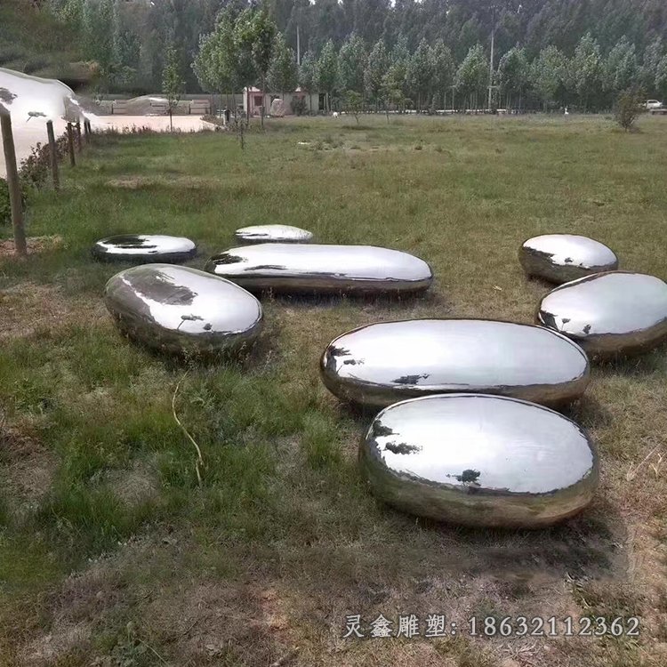 鹅卵石抽象镜面不锈钢雕塑