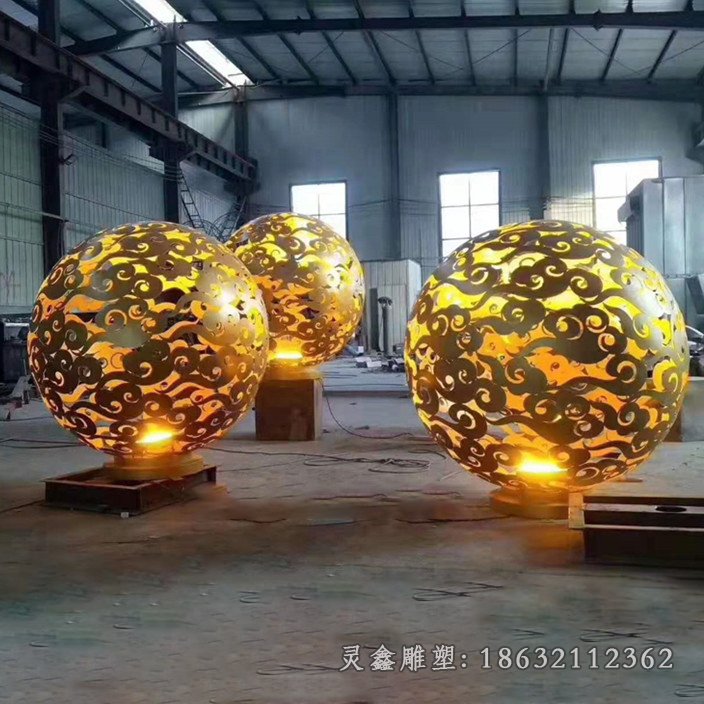 发光镂空球雕塑
