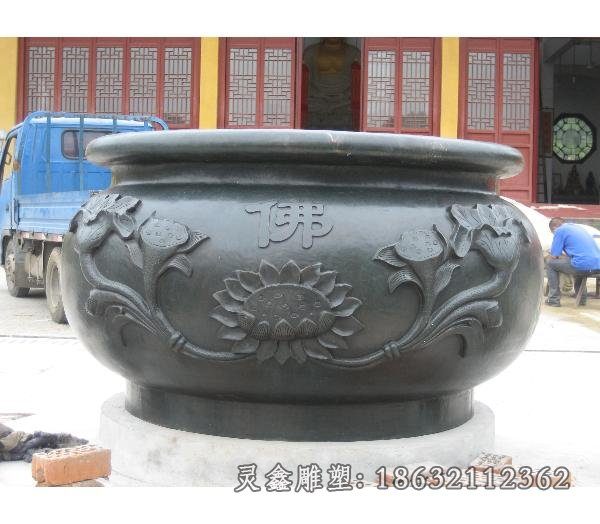 水缸铜雕，寺庙水缸