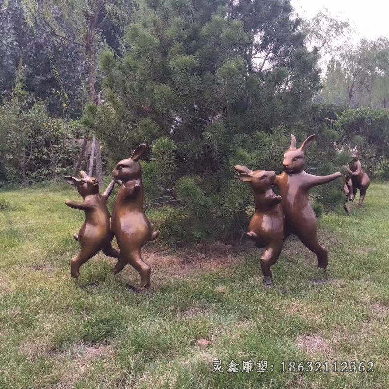 跳舞的兔子铜雕