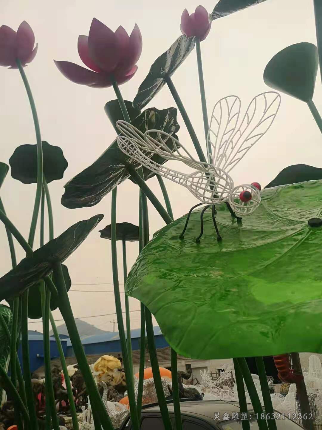 彩绘荷花校园不锈钢雕塑