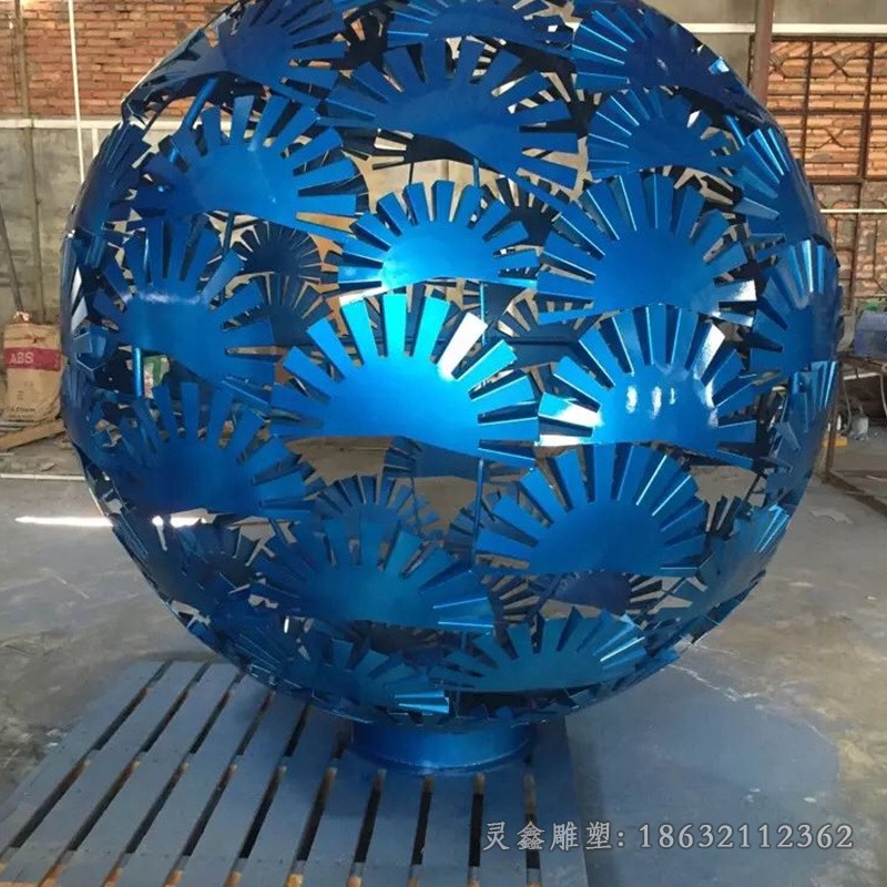彩绘镂空球校园不锈钢雕塑