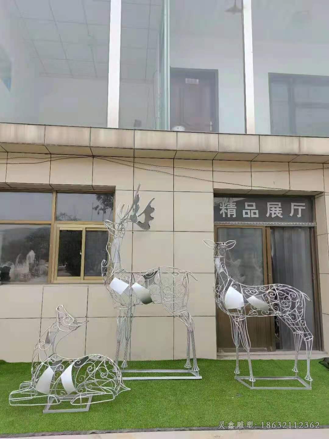 镂空鹿庭院不锈钢景观雕塑
