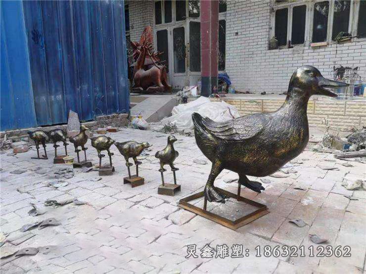 鸭子铜雕