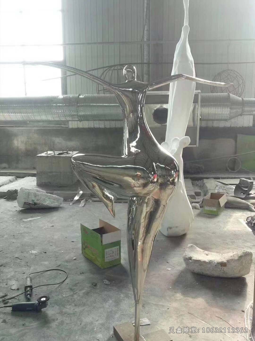 抽象人物户外不锈钢雕塑