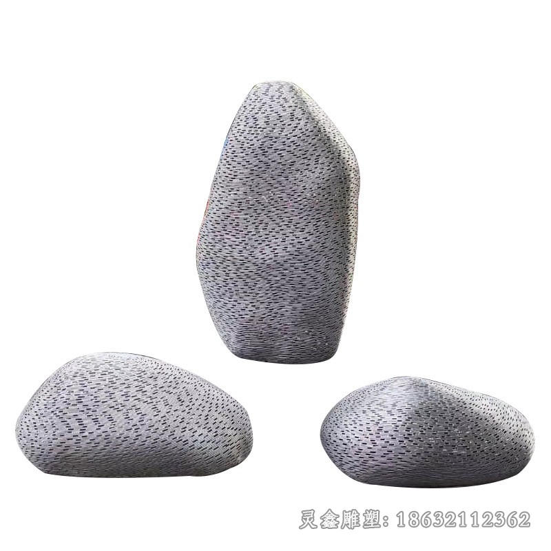 石头庭院不锈钢雕塑