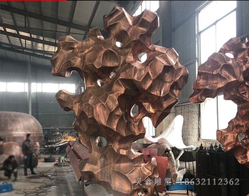 彩绘太湖石广场不锈钢雕塑