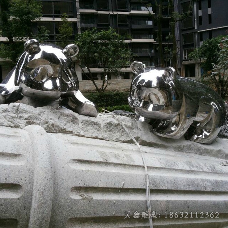 熊猫小区镜面不锈钢雕塑